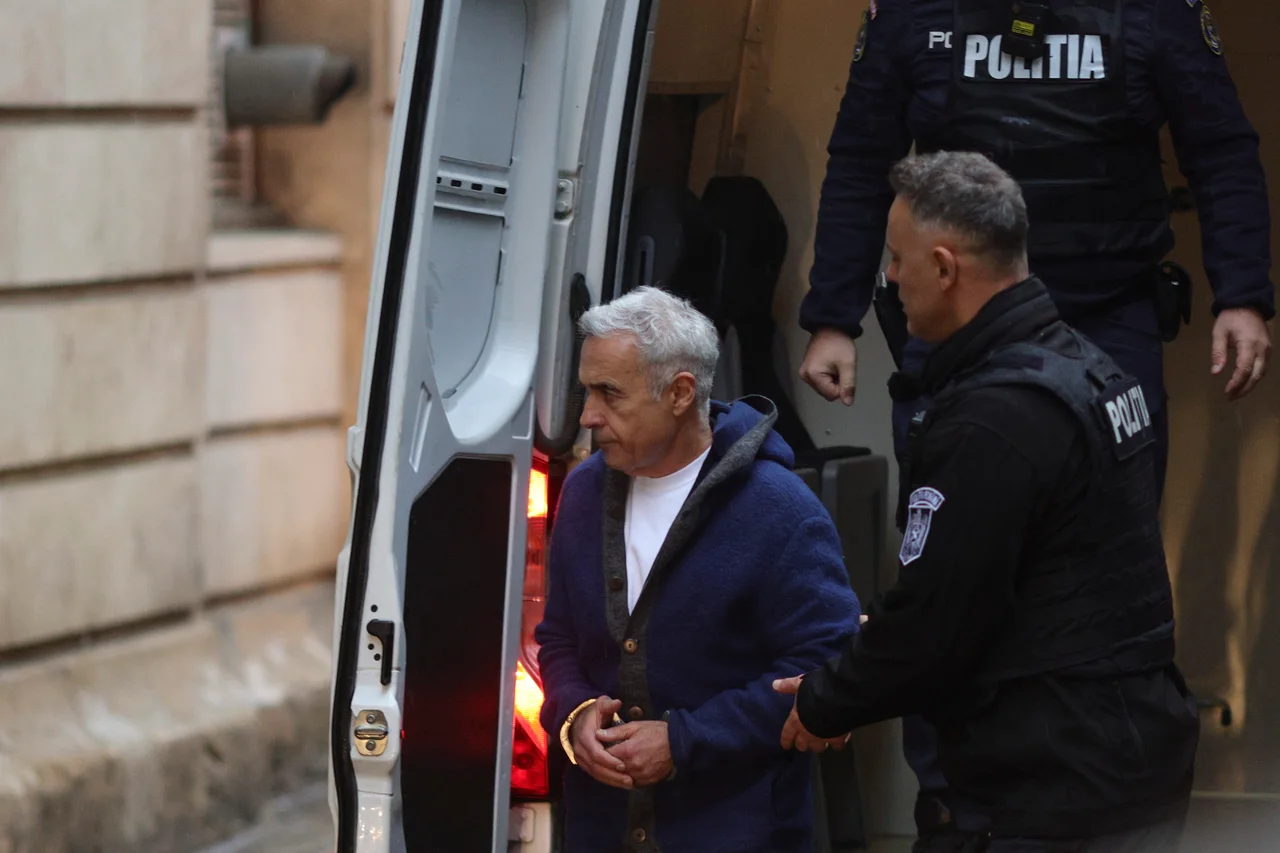 JUDECĂTORII S-AU BLOCAT ÎN CAZUL CĂLIN GEORGESCU! UN AL TREILEA MAGISTRAT DEȚINE ACUM CHEIA LIBERTĂȚII ÎN TIMP CE AFARĂ OAMENII S-AU STRÂNS ÎN NUMĂR MARE