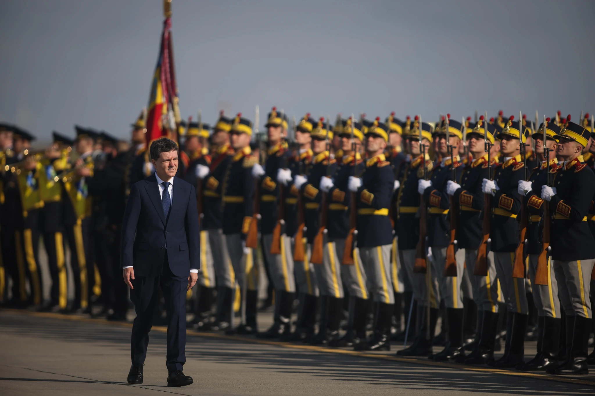 Ceremonia organizată la Baza 86 Aeriană 'Locotenent Gheorghe Mociorniţă' cu prilejul Zilei Armatei Române, în comuna Borcea, județul Călărași, 25 octombrie 2026. — Inquam Photos / George Călin