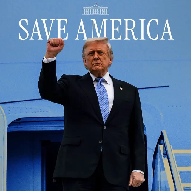 Donald Trump cu pumnul ridicat, sub inscripția „Save America”