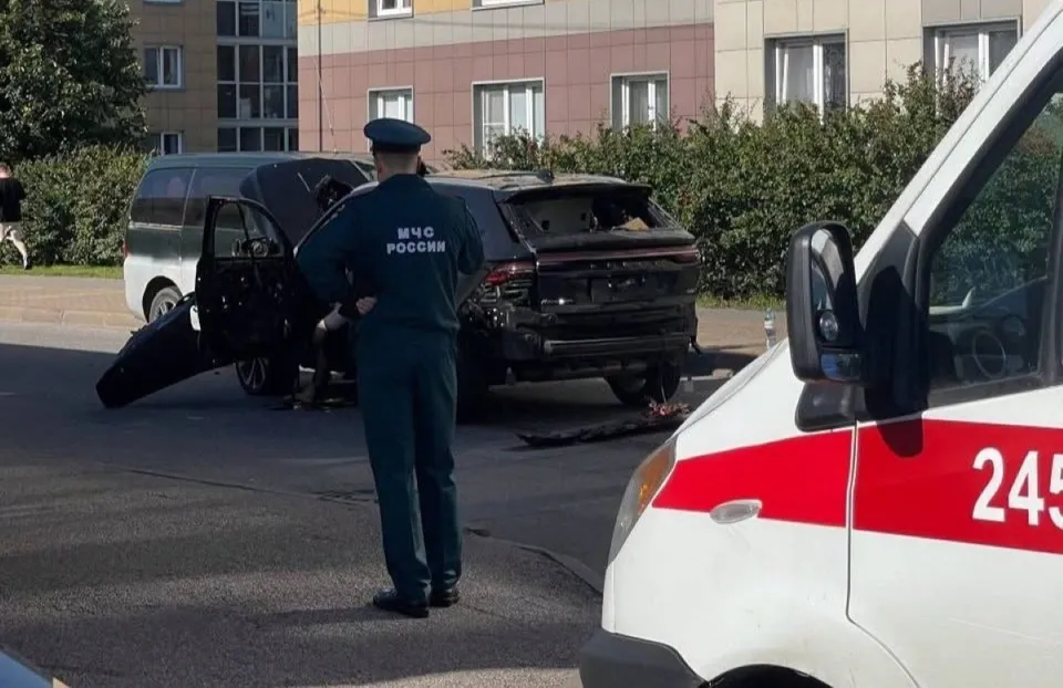 Ofițer rus aruncat în aer în propria mașină, la Sankt Petersburg. Ce a explodat sub scaunul șoferului, la câțiva metri de un supermarket