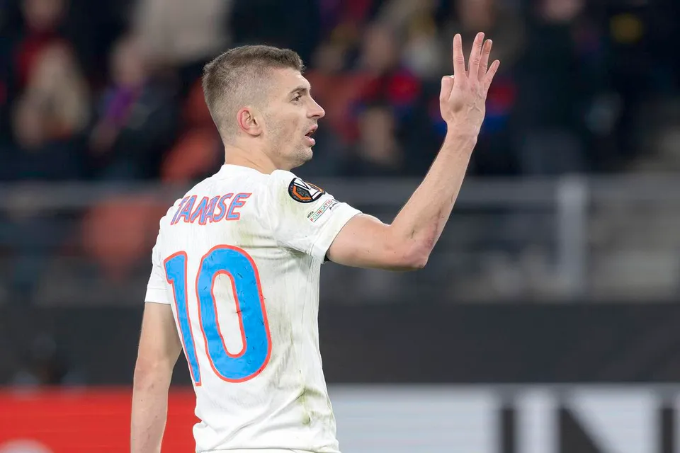 FCSB, scandal în vestiar! Baciu i-a scos din lot pe Tănase și Crețu. Ce s-a întâmplat la antrenamente