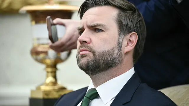 Vance refuză să spună „război” despre conflictul cu Iranul