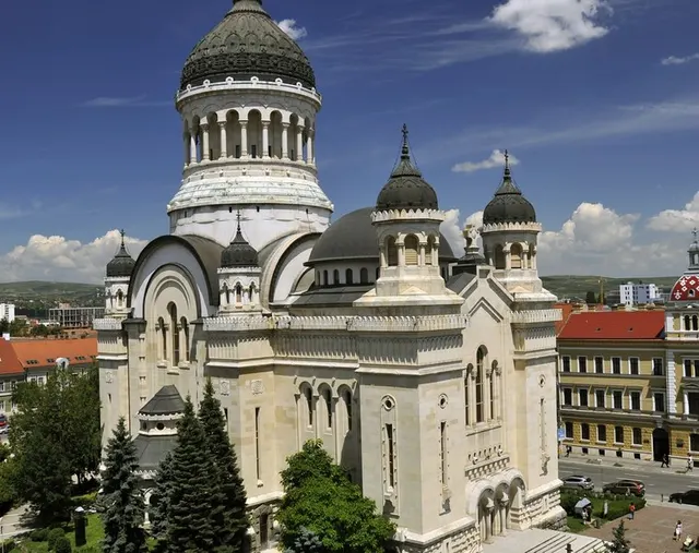 Elevii din Cluj, chemați la slujbă în prima zi de școală