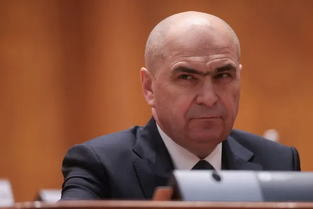 Premierul demis refuză să plece și scoate cartea tehnocraților