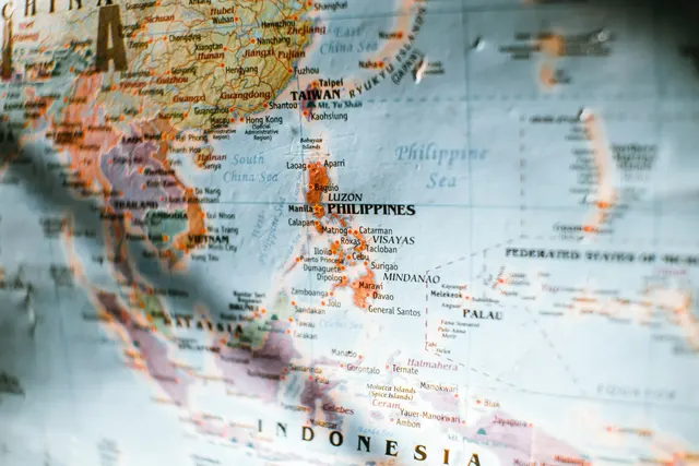 Glob pământesc cu harta Asiei de Sud-Est, cu Filipinele și Indonezia în prim-plan