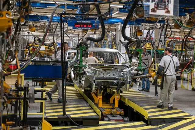 Dacia oprește benzile la Mioveni două zile din octombrie