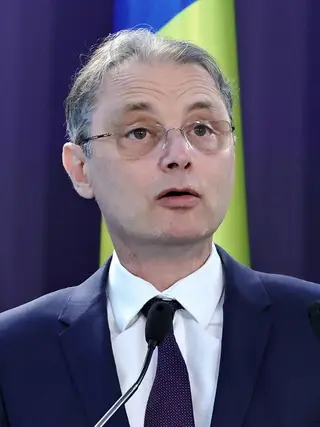 Nicușor Dan îl vrea premier pe Luca Niculescu. Diplomatul a acceptat