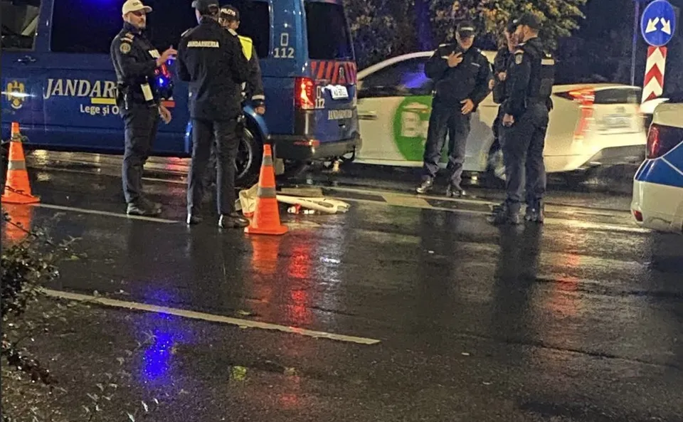 Machetă de avion, confundată cu o dronă, a blocat o stradă din Cluj