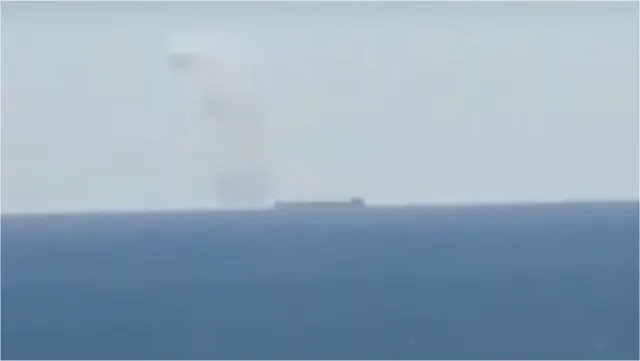 Opt marinari dispăruți după ce o navă a ars la 14 mile de Sulina