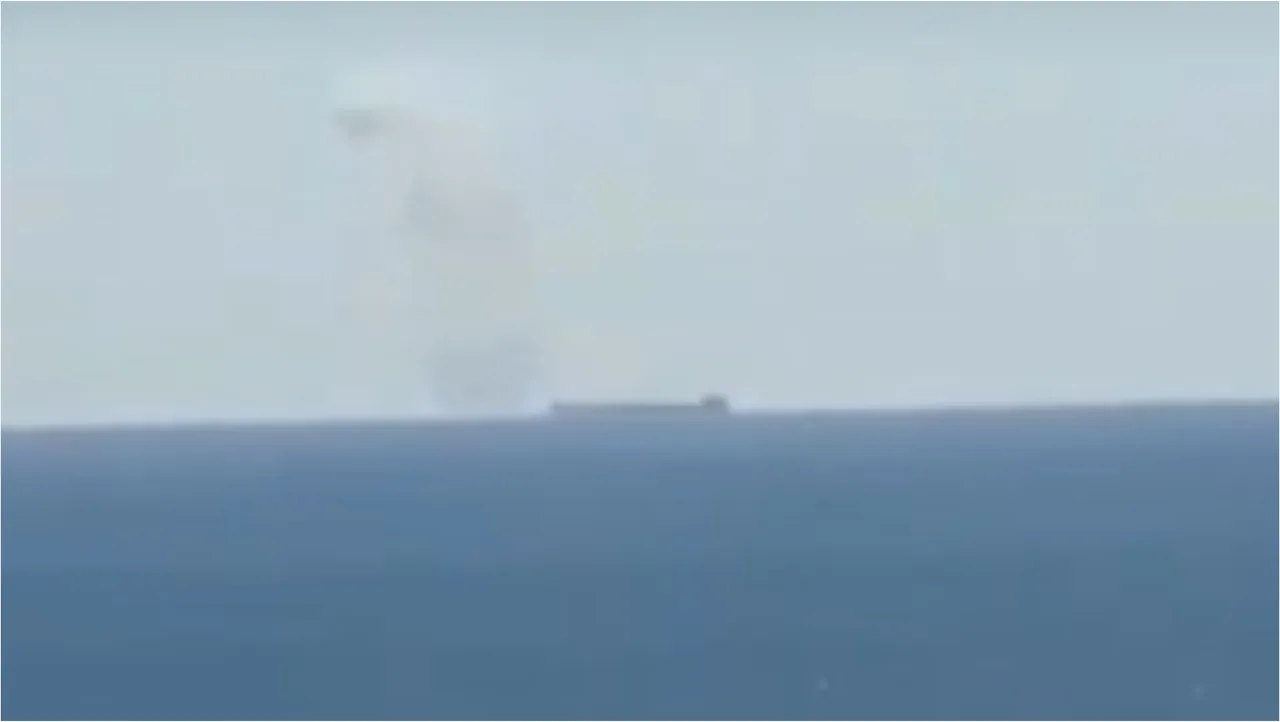 Opt marinari dispăruți după ce o navă a ars la 14 mile de Sulina