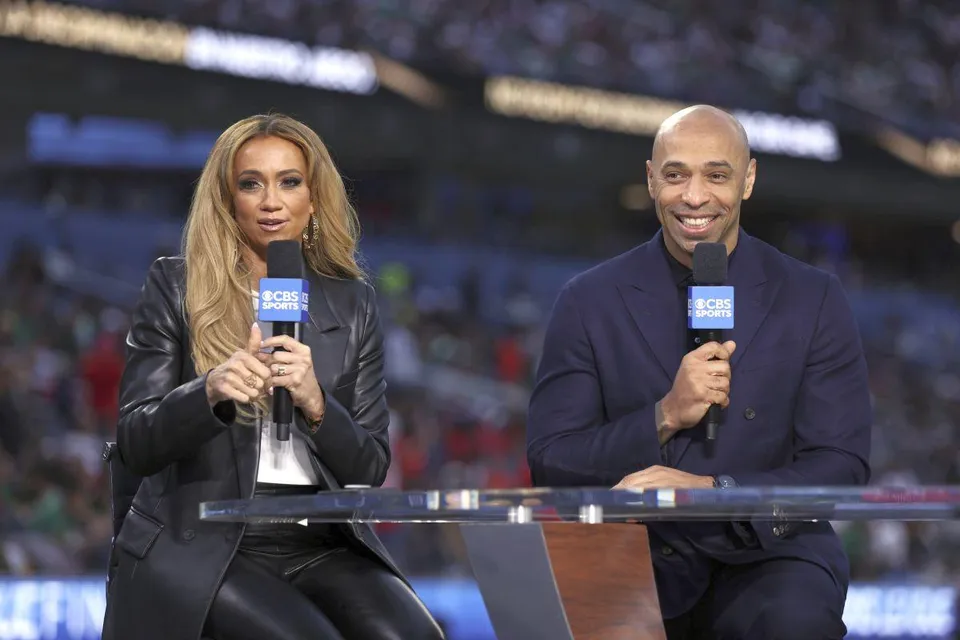 Thierry Henry și Kate Scott prezintă gala Balonului de Aur