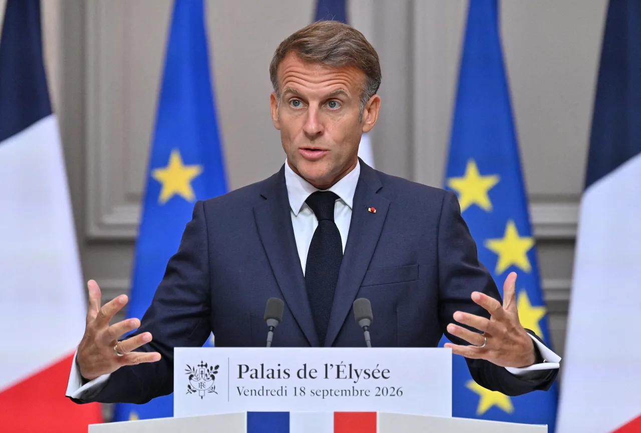 Un primar francez dă jos portretul lui Macron din semn de protest