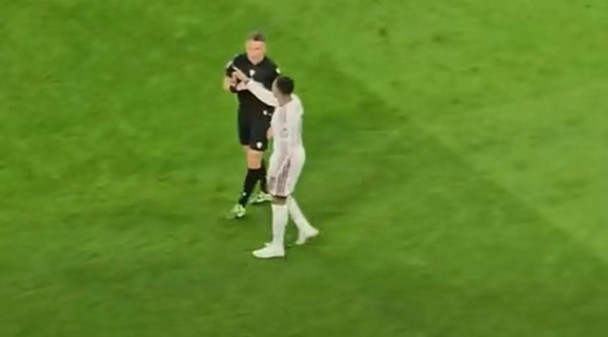 Mbappe l-a prins pe Kovacs la tunel, la pauză, pe Bernabeu