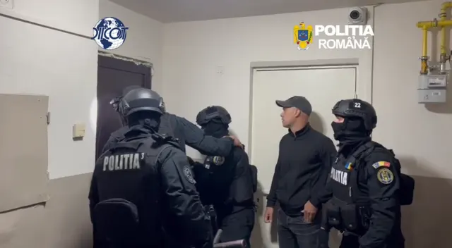 Mascații au spart 24 de case în Timiș, într-un dosar de țigări