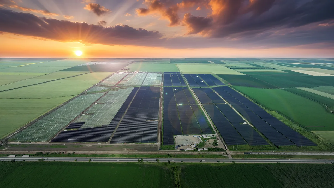 România a trecut de 8,5 GW solari. Un singur grup ține 4 GW
