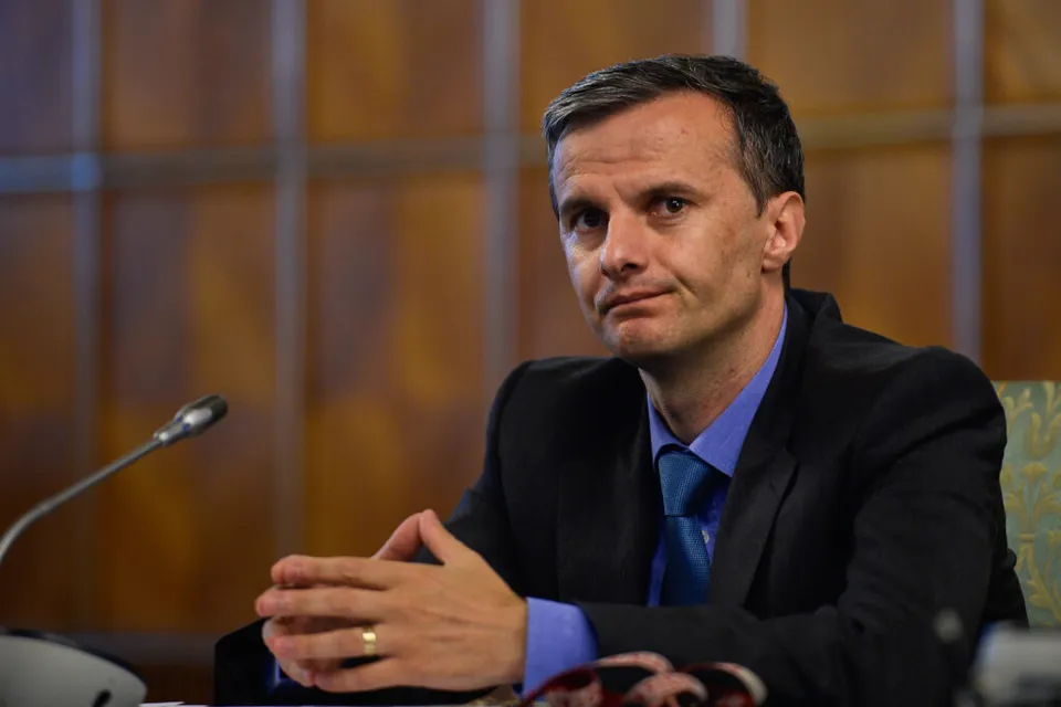 Socol: deficitul a scăzut, dar statul nu și-a tăiat cheltuielile