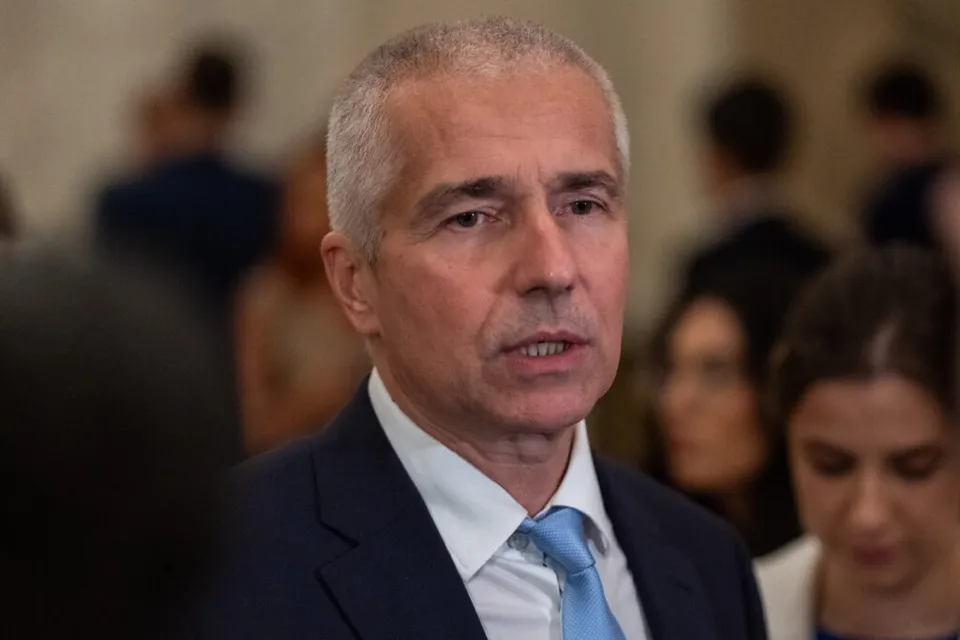 Marinescu semnează ordinul comun pentru Legea femicidului