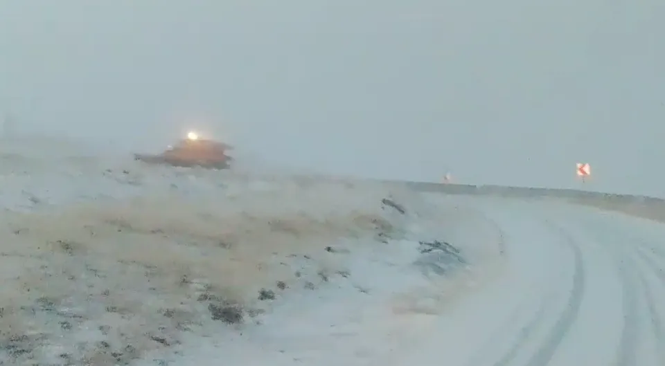 Transalpina, închisă de la ora 18.00 din cauza ninsorii