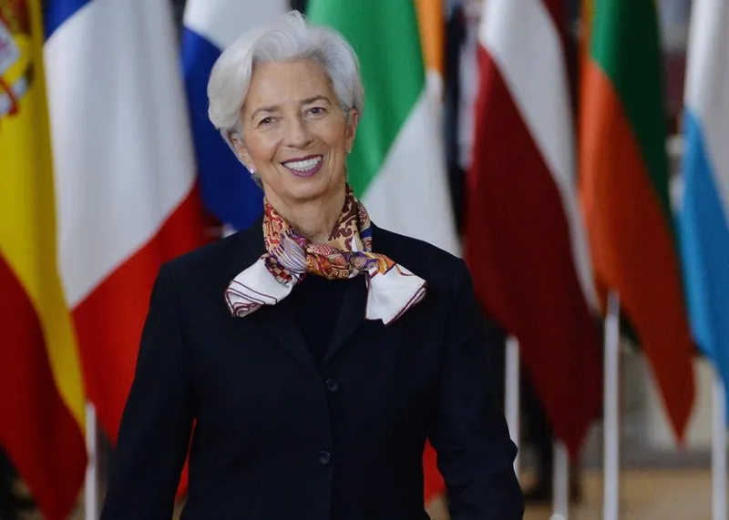 Lagarde pleacă de la BCE cu nouă luni mai devreme
